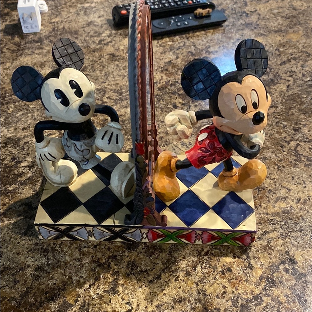 Disney 80th Anniversary Statue 80 Years Of Laughter By Jim Shores